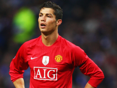 Cristiano Ronaldo re-signs for Manchester United