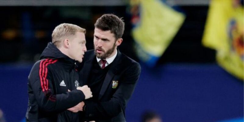 Michael Carrick believes Van de Beek's versatility is the 'real strength'