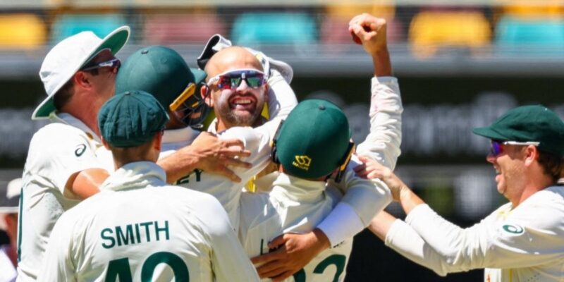 A complete performance from Australia sees them take 1-0 lead