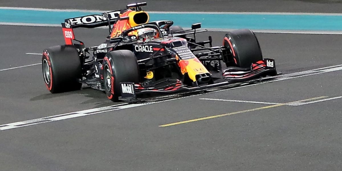 Max Verstappen beats Hamilton to become the World Champion