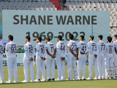 India and Sri Lanka hold minute's silence for Shane Warne