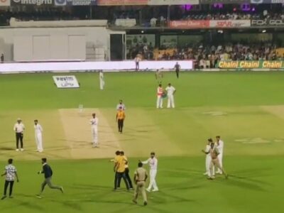 Fans breach security to take selfie with Virat Kohli in Bengaluru - WATCH