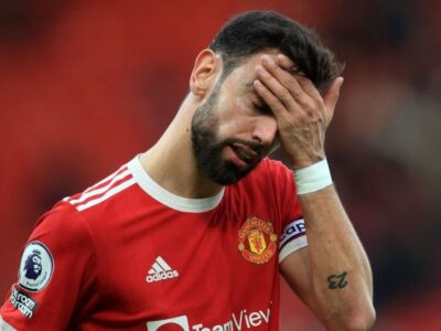 Bruno Fernandes 'in race' to recover from COVID ahead of Atletico clash