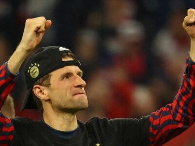 Mueller extends Bayern contract until 2024