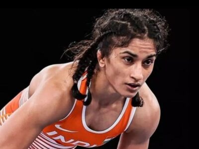 Vinesh, Sakshi book CWG berths after