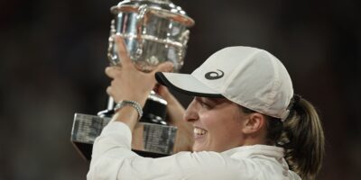 Iga Swiatek crushes Gauff to take win French Open title