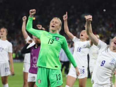 England beat Sweden 4-0 to reach Women's Euro final