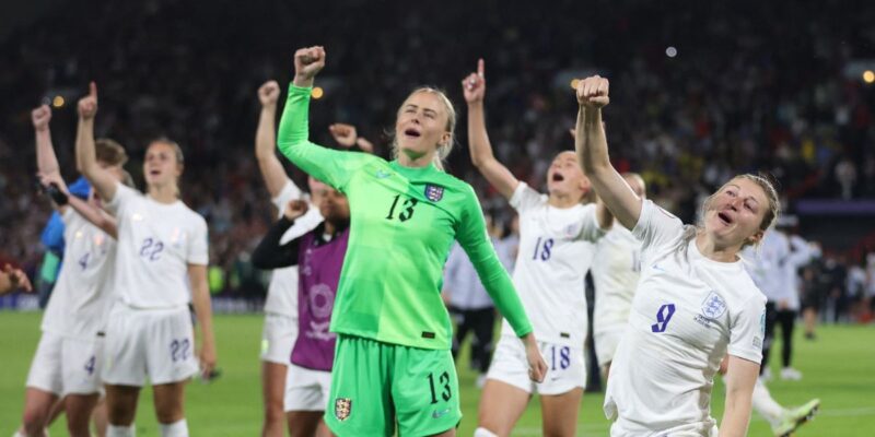 England beat Sweden 4-0 to reach Women's Euro final