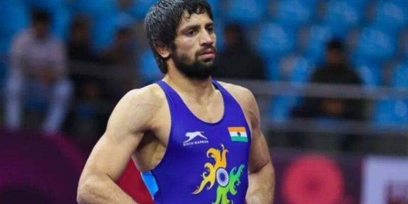 Ravi Dahiya out of medal contention in Wrestling World C'ships