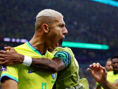 Richarlison's brace powers Brazil to see off Serbia
