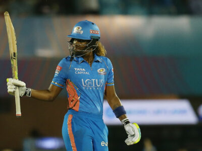 Hayley Matthews scored a brilliant 38-ball 77* to help MI beat RCB by 9 wickets