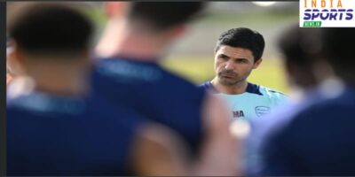 Mikel Arteta at a team training session