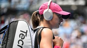 Once play began, her aggression was evident. She took the ball early, dictated from the baseline, and punished any short ball with blistering pace