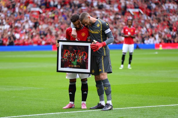 Club Captain Bruno Fernandes presented him with a specially commissioned framed artwork capturing some of his finest moments in a United shirt.