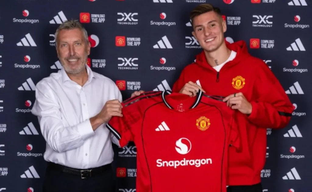 Manchester United have officially completed the signing of Slovenian striker Benjamin Šeško from Bundesliga side RB Leipzig